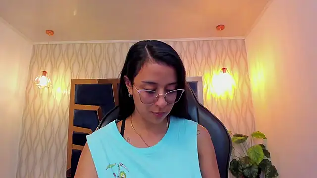 zoe martins  online show from 02-11-26, 05:24