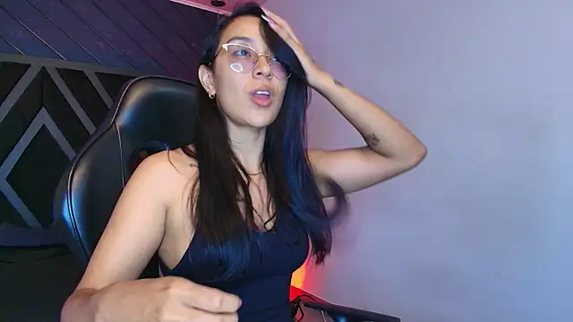 zoe martins  online show from 04-13-26, 05:17