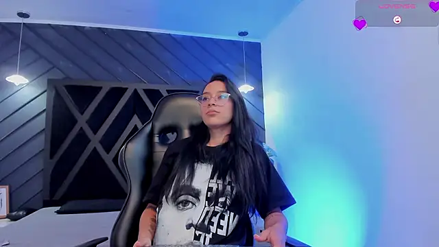 zoe martins  online show from 02-06-26, 05:31