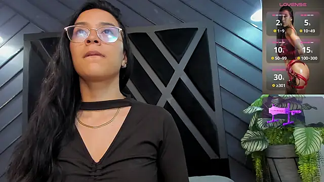 zoe martins  online show from 11-06-25, 05:28