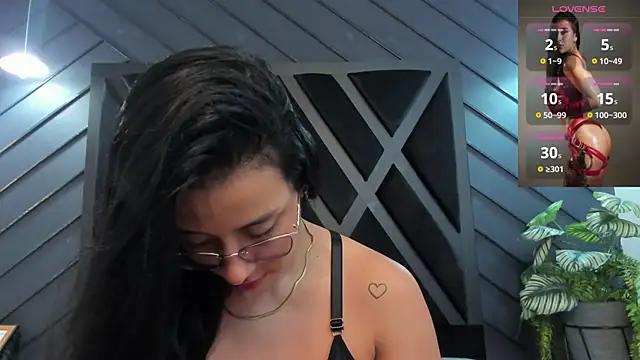 zoe martins  online show from 11-10-25, 05:29