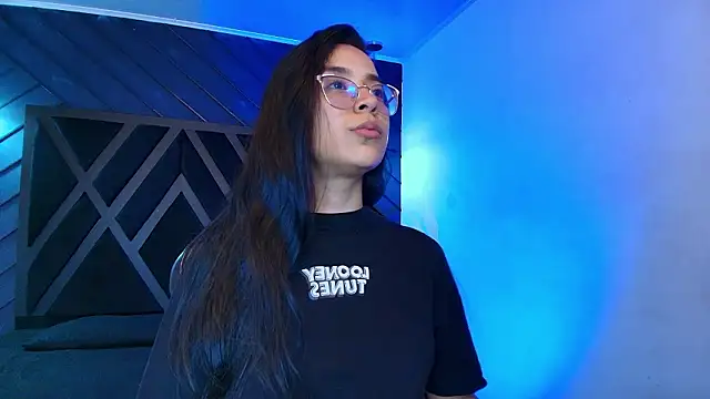 zoe martins  online show from 03-10-26, 05:17