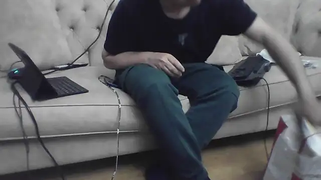 Snapshot of kocasosisli chatting on 05-12-26, 06:47 kocasosisli online show from 05-12-26, 06:47