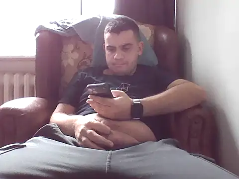 Snapshot of kocasosisli chatting on 02-12-26, 06:13 kocasosisli online show from 02-12-26, 06:13