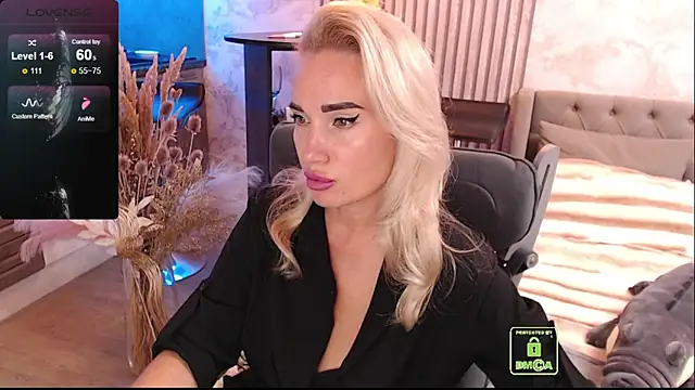 Snapshot of FreeBerryMILF chatting on 04-14-26, 08:36 FreeBerryMILF online show from 04-14-26, 08:36