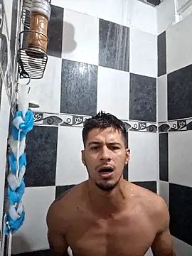 Snapshot of piterrr_hot chatting on 09-29-25, 12:00 piterrr hot online show from 09-29-25, 12:00