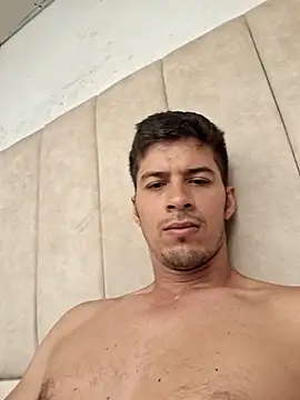 Snapshot of piterrr_hot chatting on 10-10-25, 12:39 piterrr hot online show from 10-10-25, 12:39