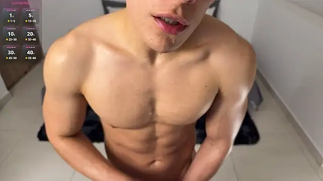 Snapshot of Maxx_Lancaster chatting on 04-19-26, 03:02 Maxx Lancaster online show from 04-19-26, 03:02