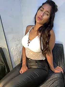 chicachocolate01 online show from 01-12-26, 02:18