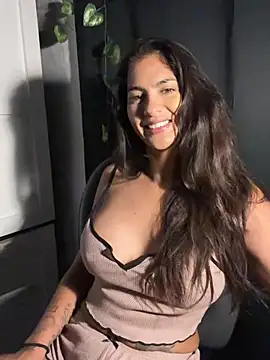 chicachocolate01 online show from 01-12-26, 06:58