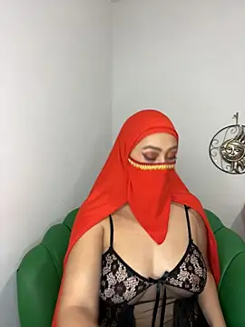 Snapshot of Aisha_Malek chatting on 10-21-25, 07:57 Aisha Malek online show from 10-21-25, 07:57