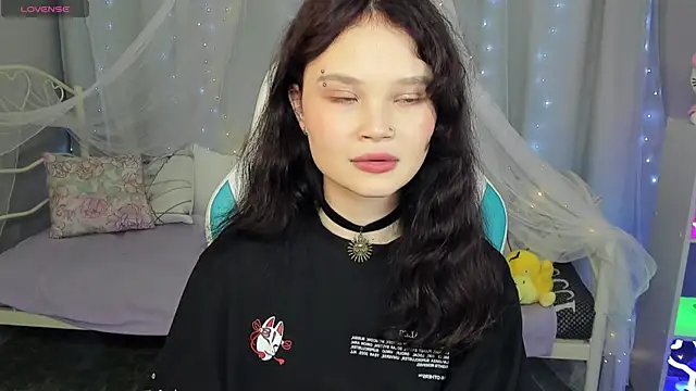 EmilyChaves online show from 04-08-26, 06:59