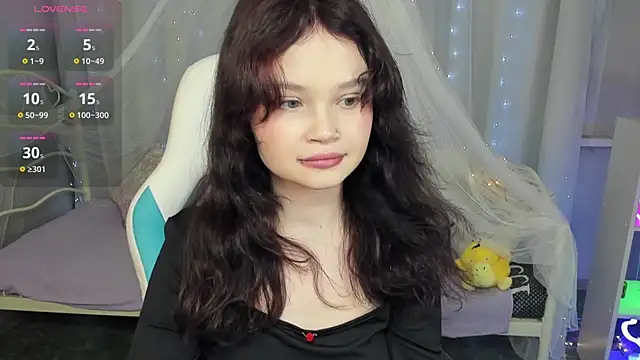Snapshot of EmilyChaves chatting on 04-14-26, 06:29 EmilyChaves online show from 04-14-26, 06:29