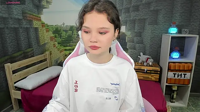 EmilyChaves online show from 09-22-25, 10:49