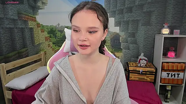 EmilyChaves online show from 10-18-25, 03:58