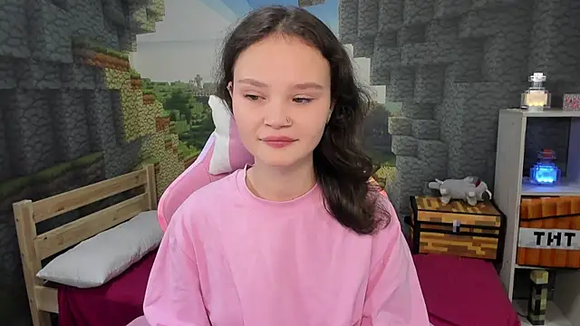 EmilyChaves online show from 10-20-25, 08:09