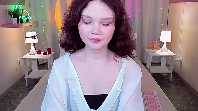 Snapshot of EmilyChaves chatting on 06-03-26, 08:15 EmilyChaves online show from 06-03-26, 08:15