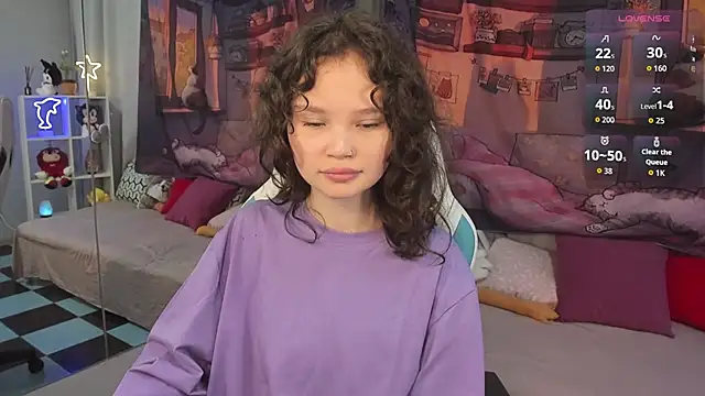 EmilyChaves online show from 10-01-25, 06:12