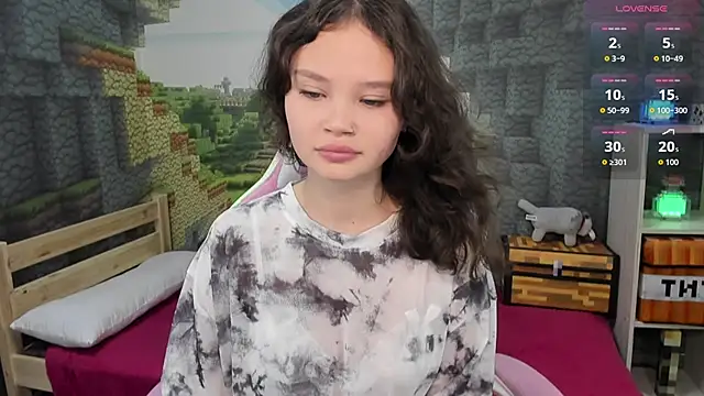 EmilyChaves online show from 10-14-25, 05:57