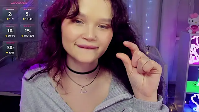 Snapshot of EmilyChaves chatting on 04-22-26, 10:22 EmilyChaves online show from 04-22-26, 10:22