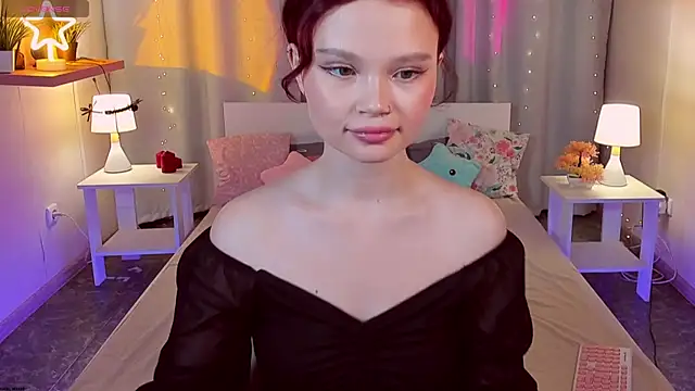 Snapshot of EmilyChaves chatting on 07-15-26, 10:55 EmilyChaves online show from 07-15-26, 10:55