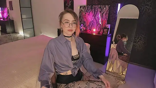 Snapshot of Annie_Leone chatting on 05-03-26, 07:39 Annie Leone online show from 05-03-26, 07:39