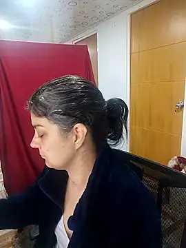 Snapshot of queemking chatting on 01-10-26, 01:01 queemking online show from 01-10-26, 01:01