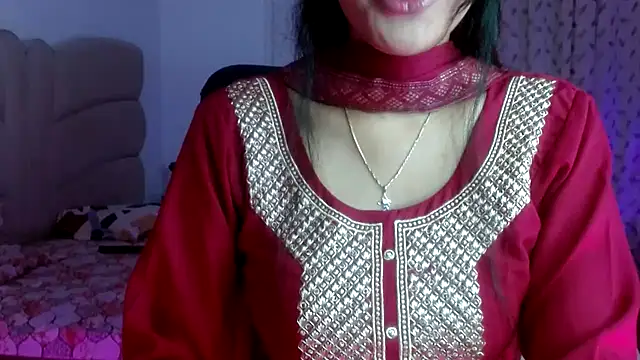 Snapshot of Mini_Meera chatting on 10-13-25, 06:20 Mini Meera online show from 10-13-25, 06:20