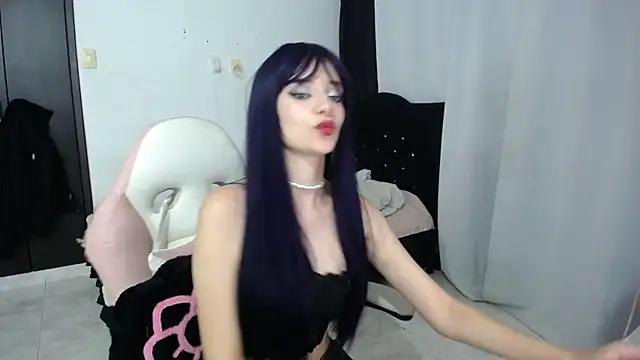 Snapshot of Elizabeth_rose02 chatting on 06-19-26, 01:44 Elizabeth rose02 online show from 06-19-26, 01:44