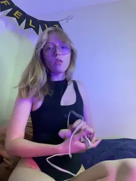 ReenKitty online show from 10-10-25, 01:17