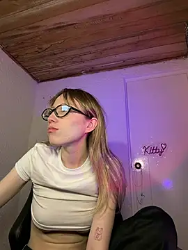 ReenKitty online show from 07-18-26, 05:27