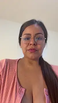 Snapshot of sweet_shadil_ chatting on 06-04-26, 01:05 sweet shadil online show from 06-04-26, 01:05