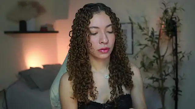 Snapshot of isabella-garcia- chatting on 07-05-26, 12:12 isabella-garcia- online show from 07-05-26, 12:12