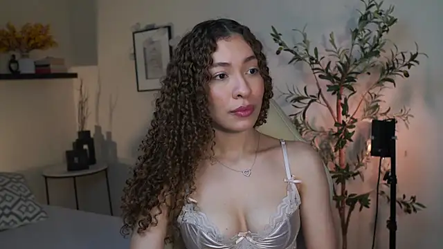 Snapshot of isabella-garcia- chatting on 07-01-26, 01:50 isabella-garcia- online show from 07-01-26, 01:50