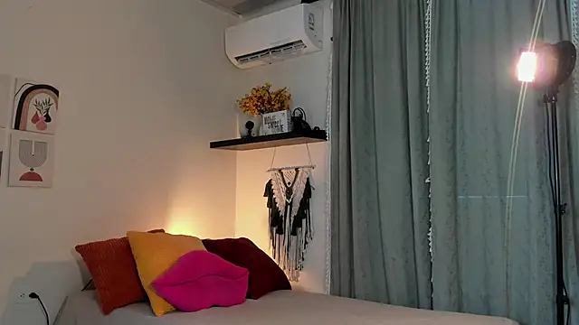isabella-garcia- online show from 09-28-25, 08:38