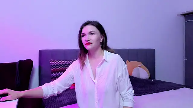 Katherine Twilight online show from 10-24-25, 03:33