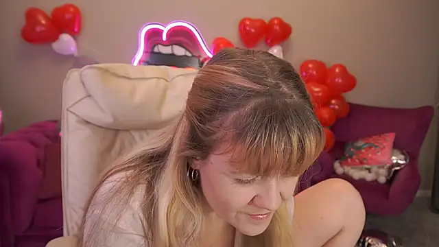 BellaLaPetit online show from 02-15-26, 01:43