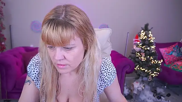 BellaLaPetit online show from 01-08-26, 01:39