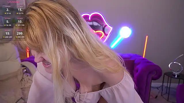 BellaLaPetit online show from 11-26-25, 02:39