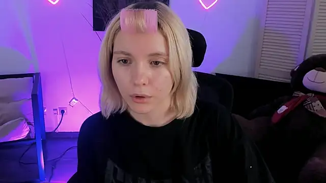 AuroraWrenfield online show from 02-09-26, 04:43