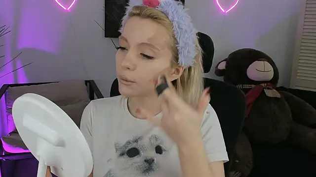 AuroraWrenfield online show from 03-06-26, 04:29