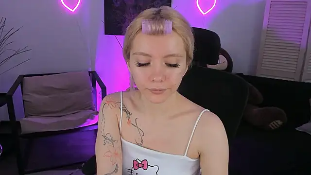 AuroraWrenfield online show from 03-02-26, 04:24