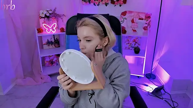 AuroraWrenfield online show from 11-03-25, 04:17