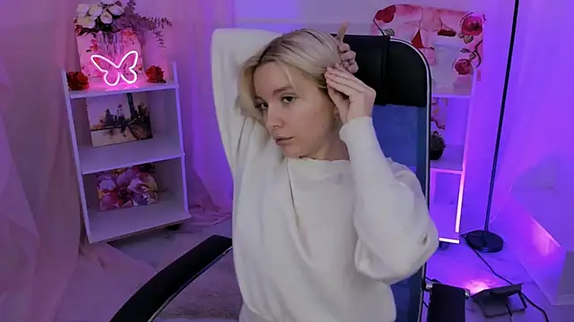 AuroraWrenfield online show from 11-10-25, 10:09