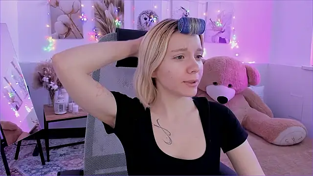 AuroraWrenfield online show from 02-05-26, 07:26