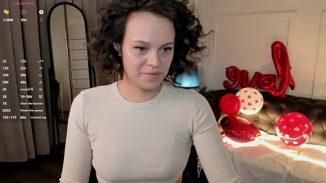 Snapshot of KiraEnergy chatting on 02-16-26, 12:20 KiraEnergy online show from 02-16-26, 12:20