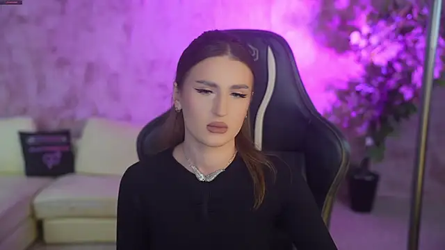 Goldie Flame online show from 12-14-25, 07:19