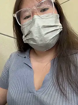 Snapshot of ariel_613 chatting on 10-08-25, 10:50 ariel 613 online show from 10-08-25, 10:50