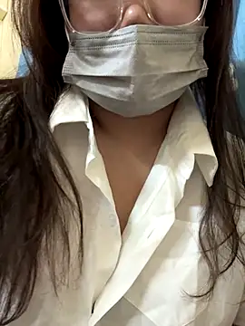 Snapshot of ariel_613 chatting on 09-29-25, 10:33 ariel 613 online show from 09-29-25, 10:33