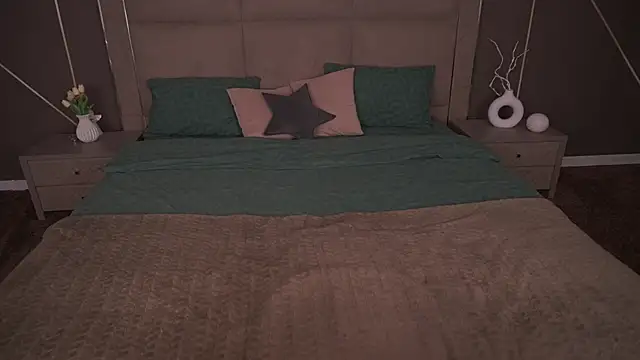 KateShanny online show from 11-07-25, 06:51